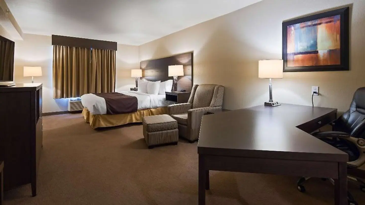 BEST WESTERN PLUS Saint John Hotel & Suites ROOM_EXAMPLE