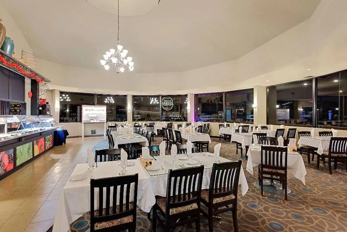 Ramada by Wyndham Kamloops Restaurant