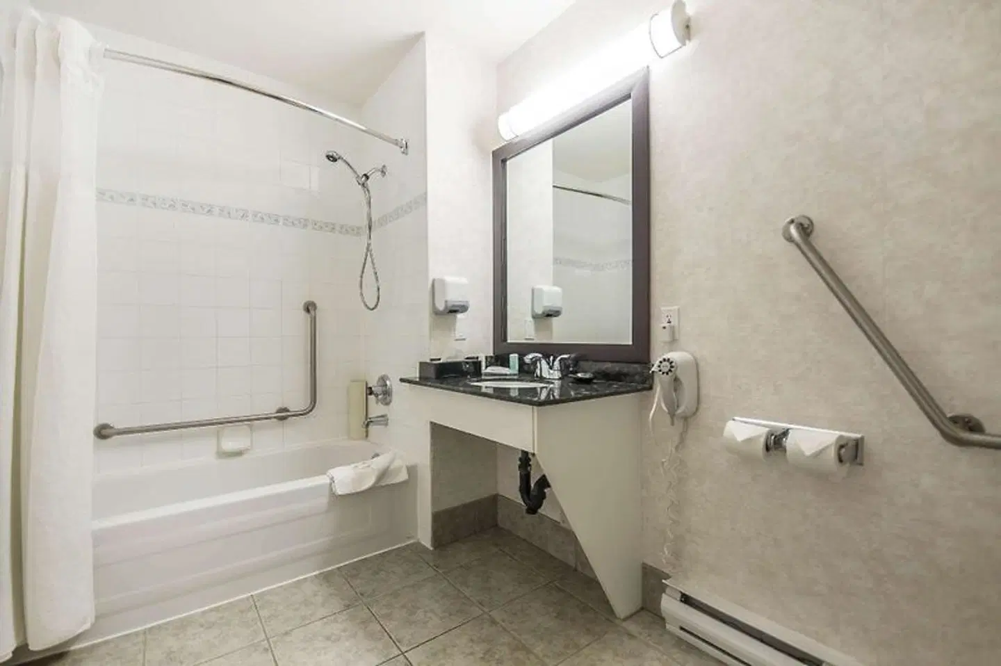 Comfort Inn & Suites Kamloops Badezimmer