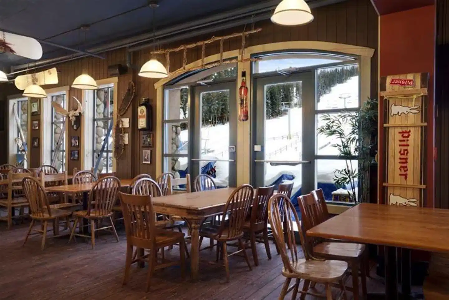 Sun Peaks Resort - Coast Sundance Lodge Restaurant