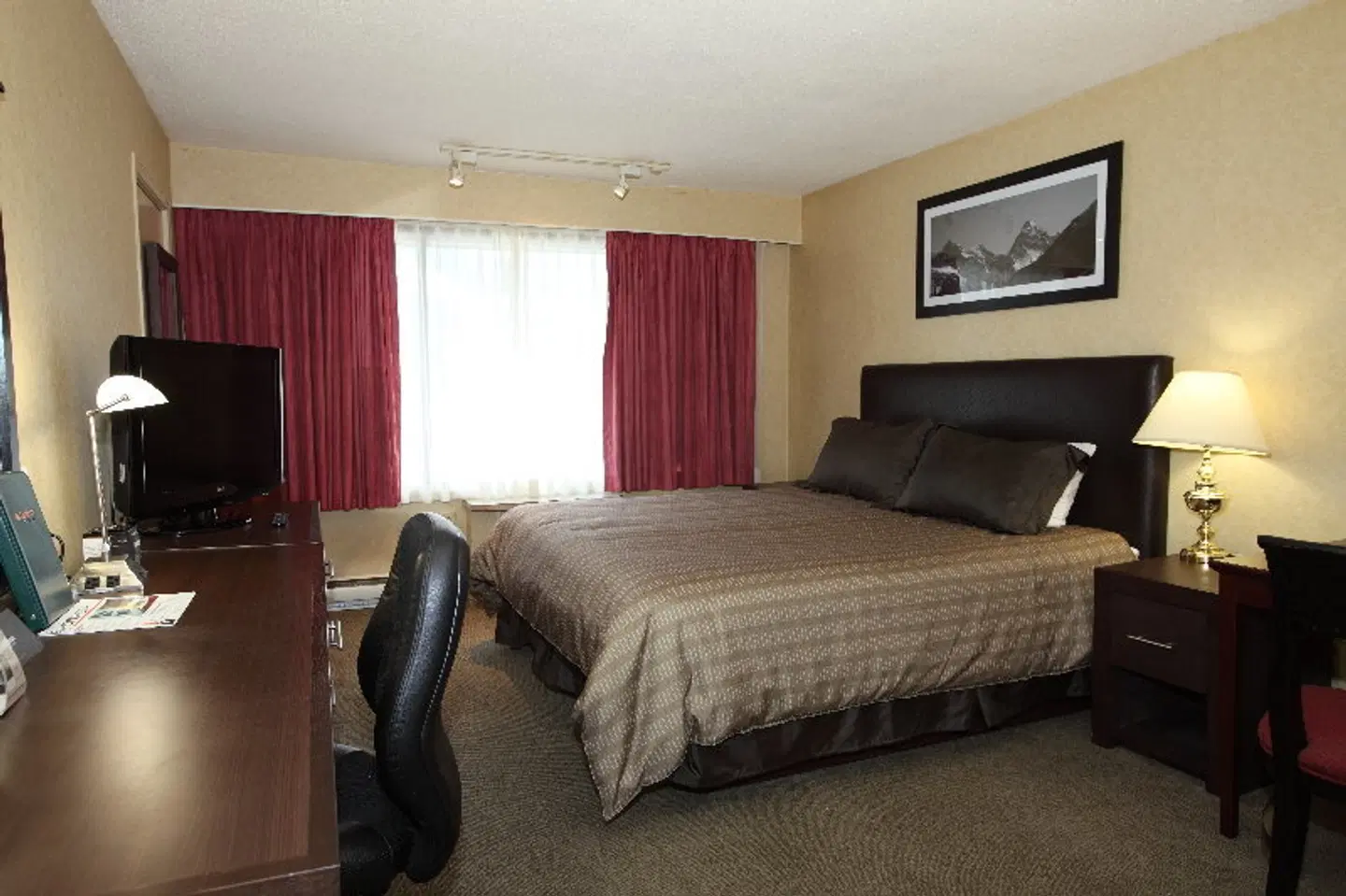 Sandman Hotel Revelstoke ROOM_EXAMPLE