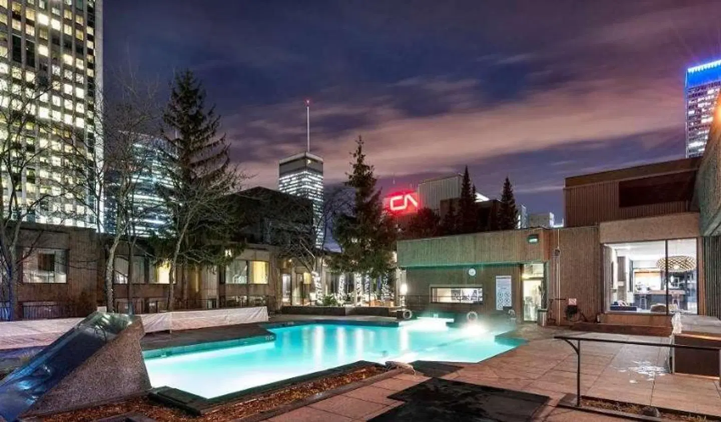 Bonaventure Montreal OUTDOOR_POOL