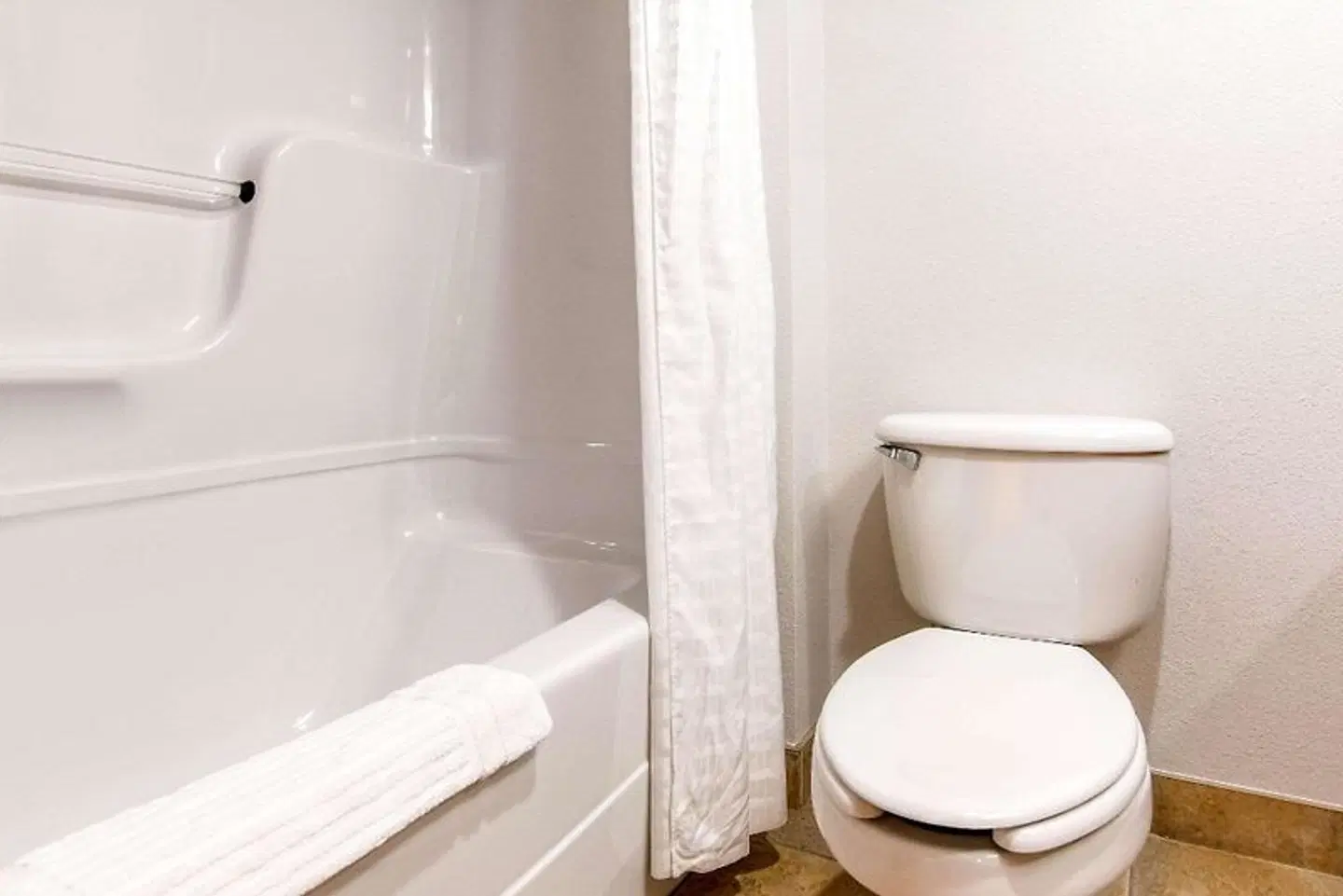 Comfort Inn & Suites Badezimmer