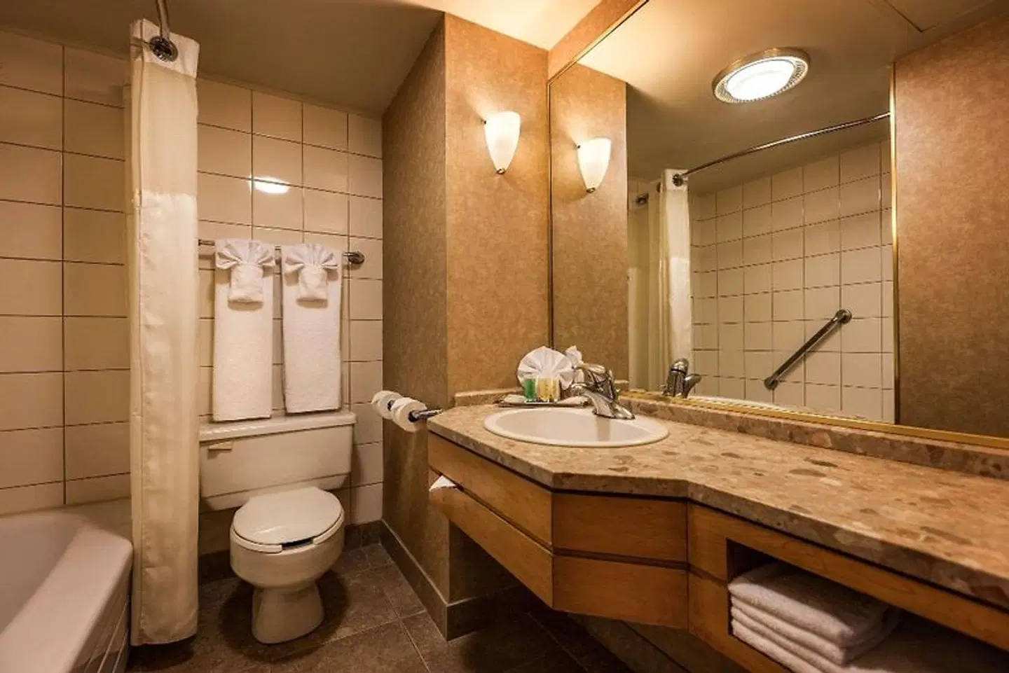Hotel Place Dupuis Montreal Downtown Ascend Hotel Collection Badezimmer