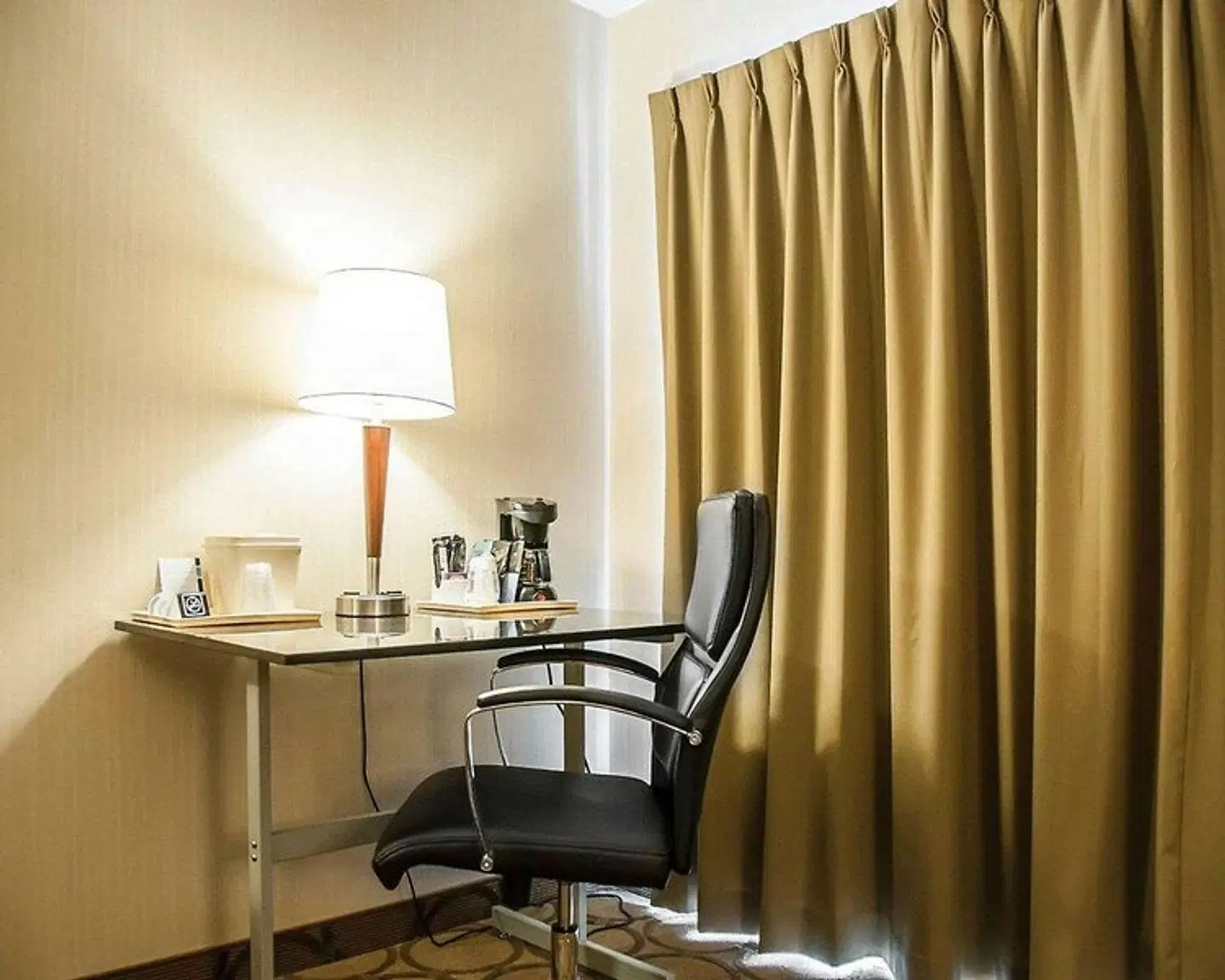 Comfort Inn Laval Bar
