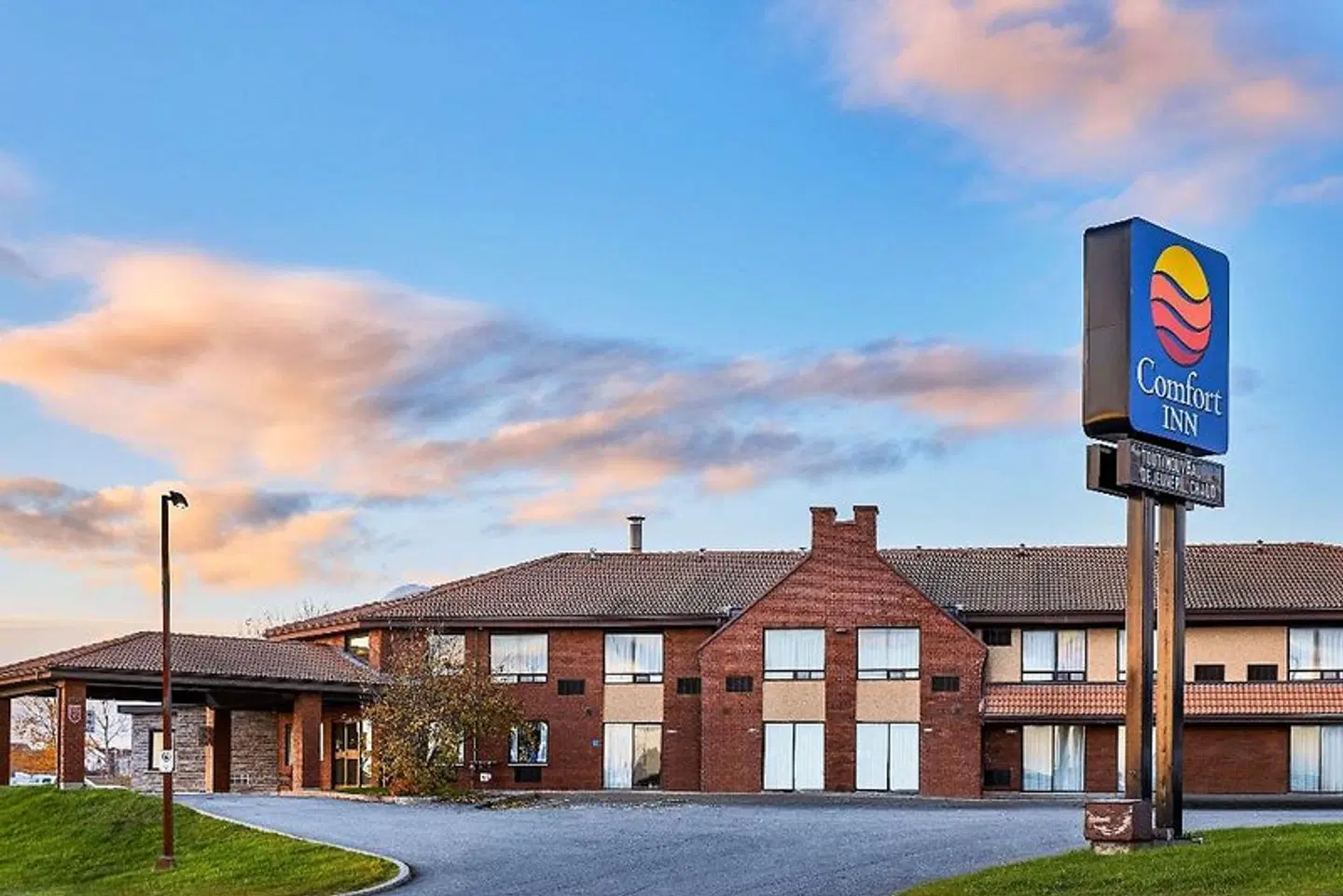 Comfort Inn Rouyn-Noranda EXTERIOR