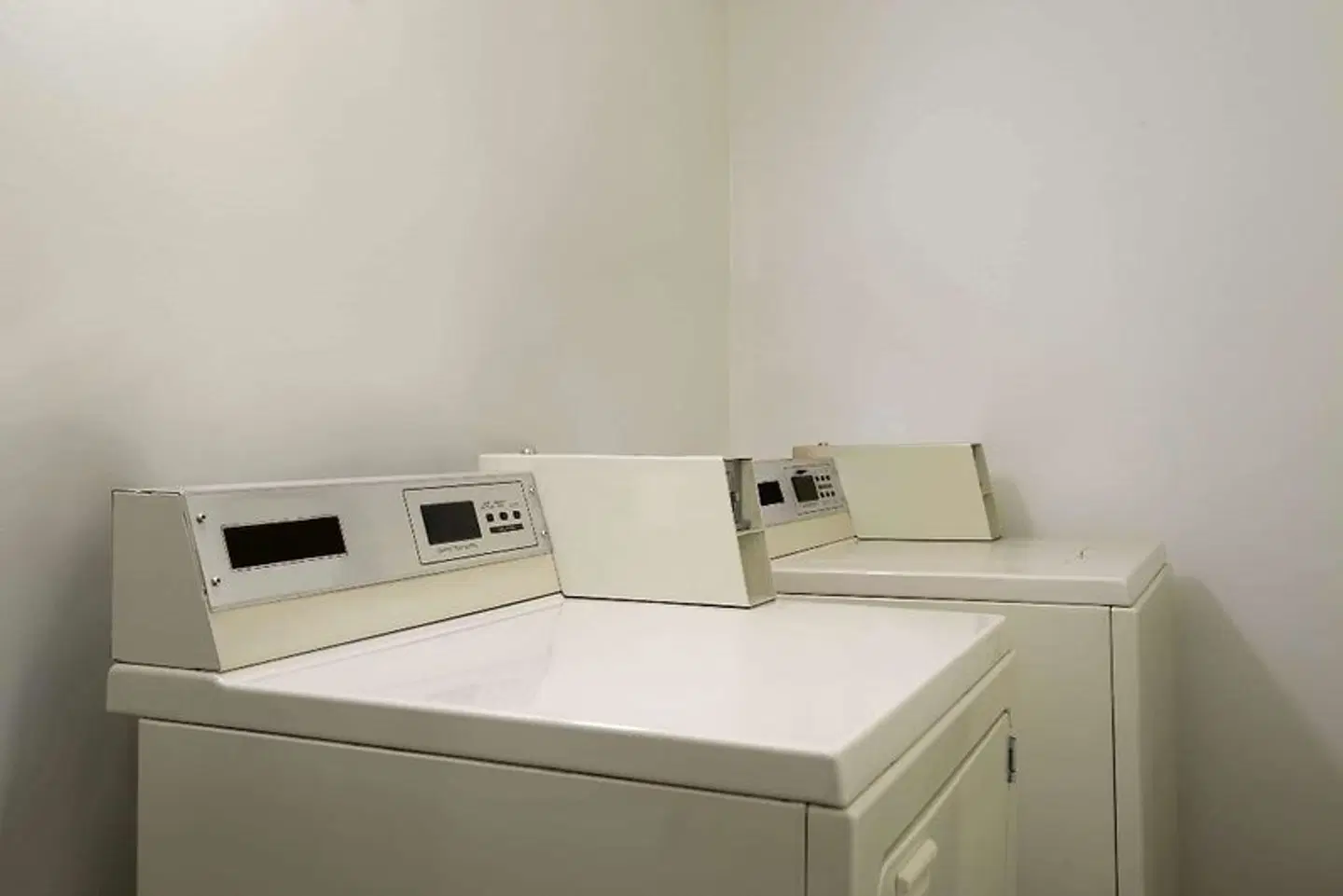 Days Inn by Wyndham Vancouver Downtown ROOM_EXAMPLE