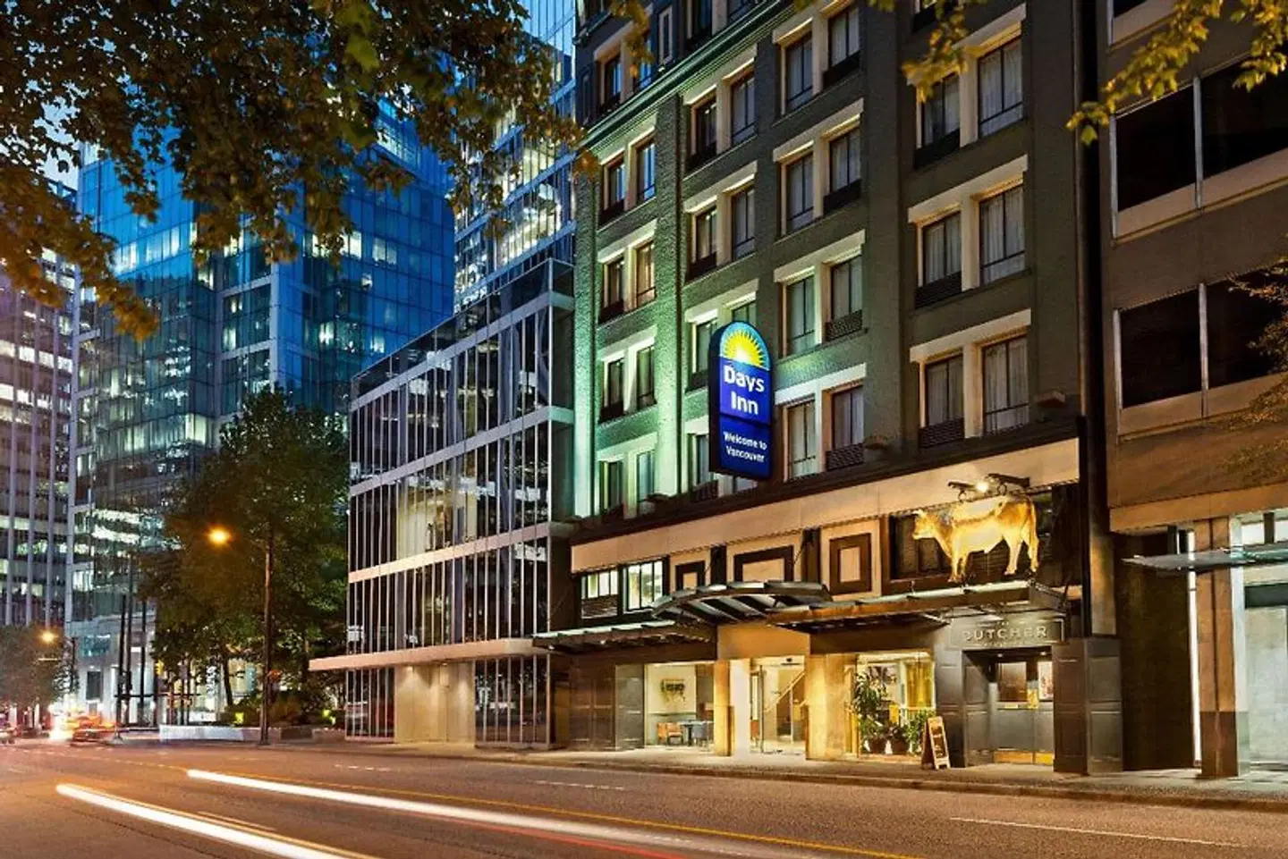 Days Inn by Wyndham Vancouver Downtown EXTERIOR