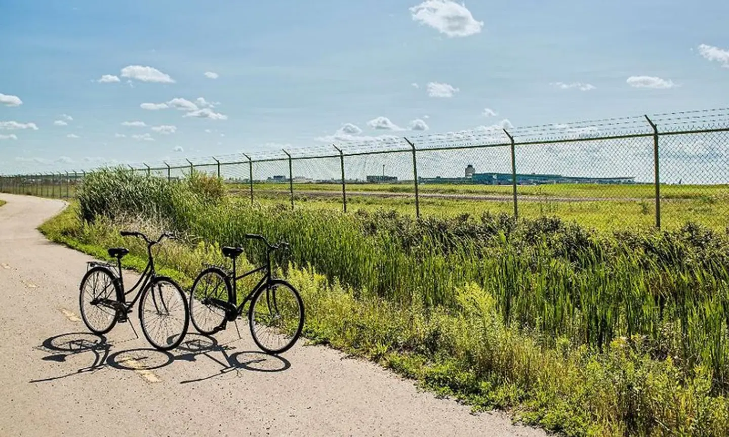 Hilton Suites Winnipeg Airport LANDSCAPE