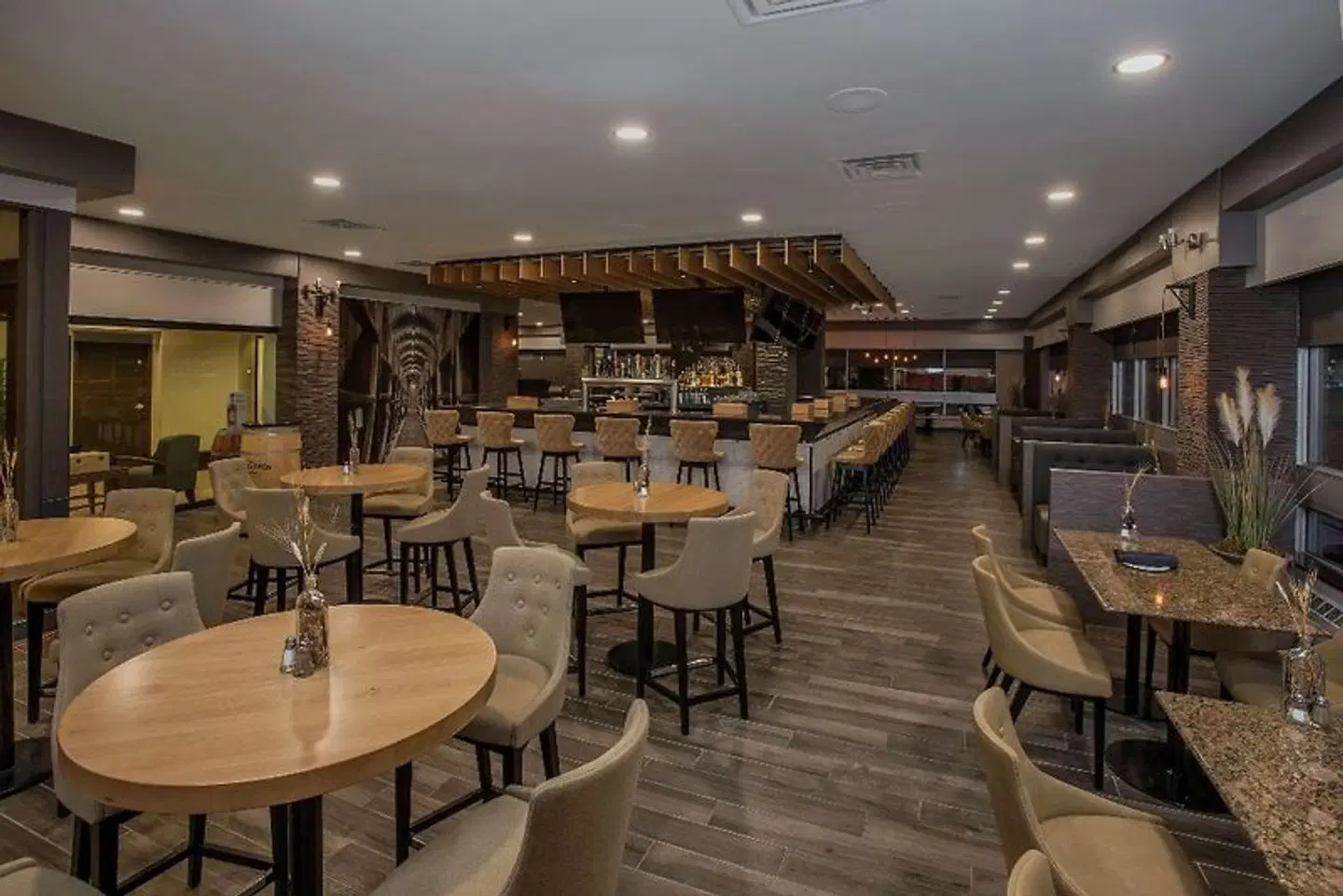 Hilton Suites Winnipeg Airport Restaurant