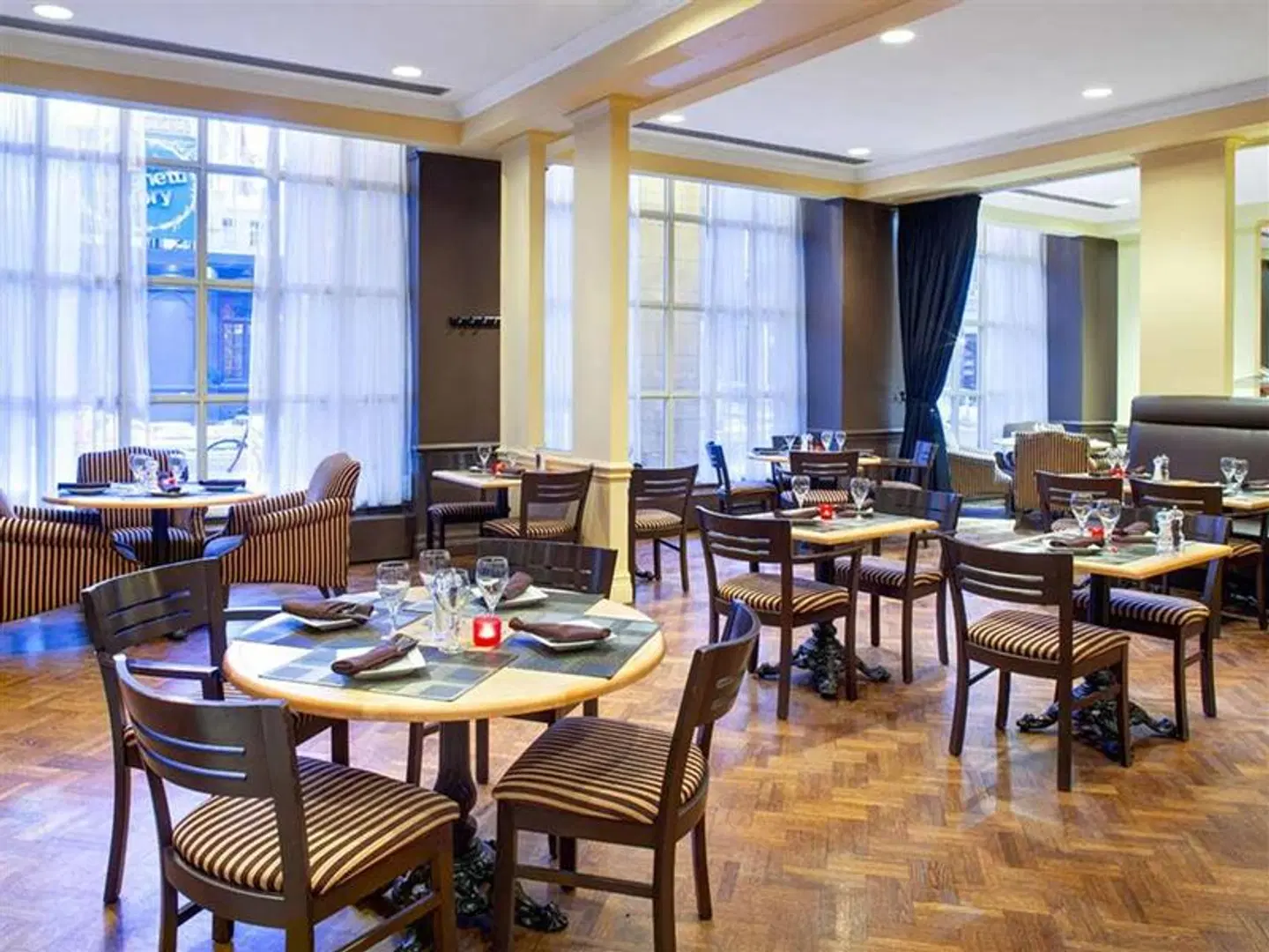 Novotel Toronto Centre Restaurant