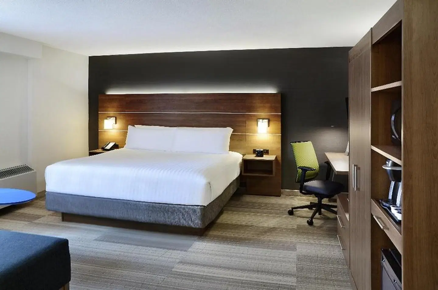 Holiday Inn Express Toronto Downtown ROOM_EXAMPLE
