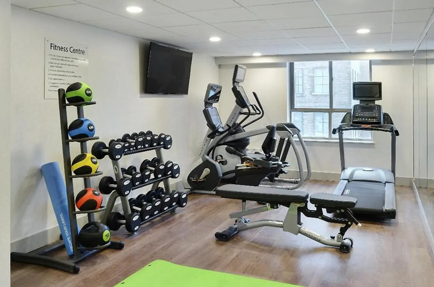 Holiday Inn Express Toronto Downtown SPORTS_AND_LEISURE