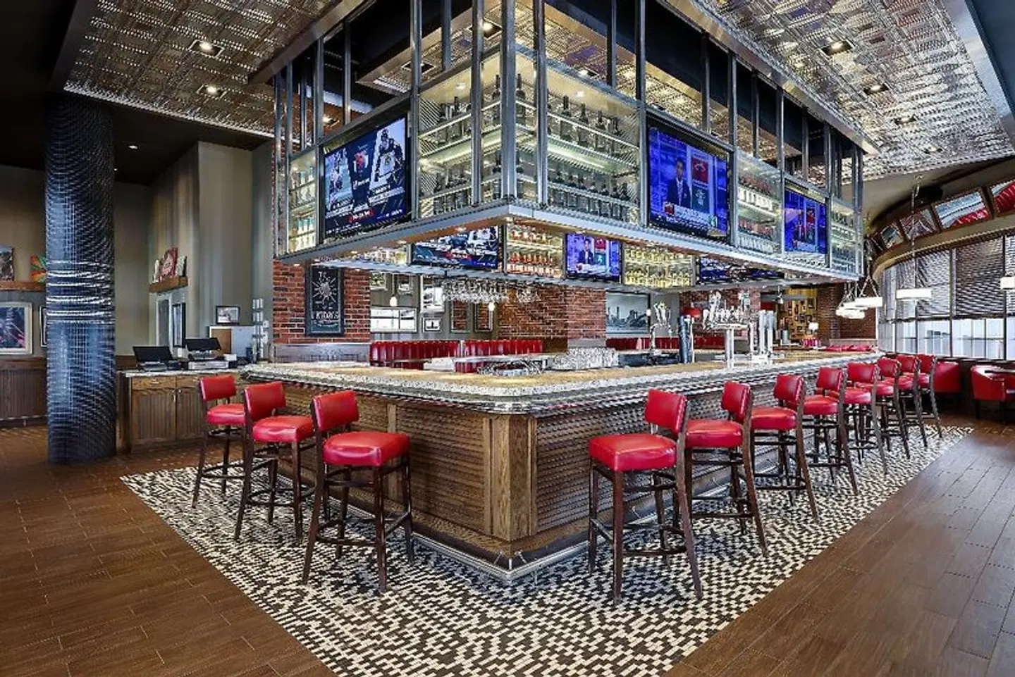 Embassy Suites by Hilton Niagara Falls Fallsview Bar