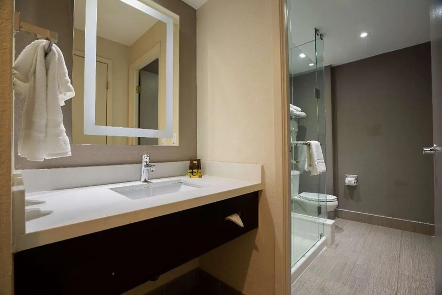 Best Western Plus Executive Inn Badezimmer