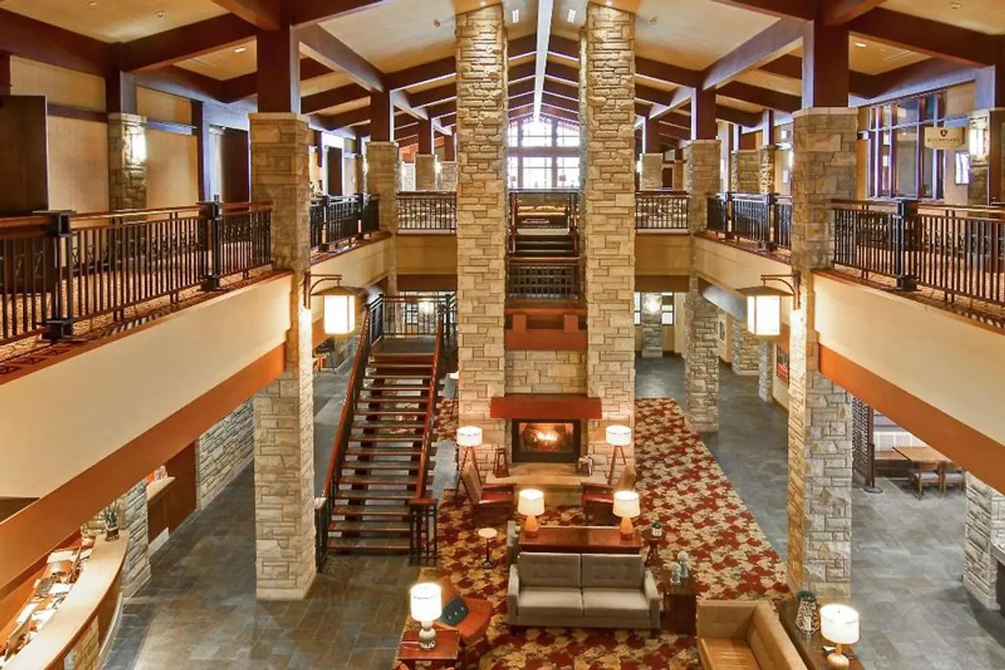 DoubleTree Fallsview Resort & Spa by Hilton - Niagara Falls LOUNGE_LOBBY