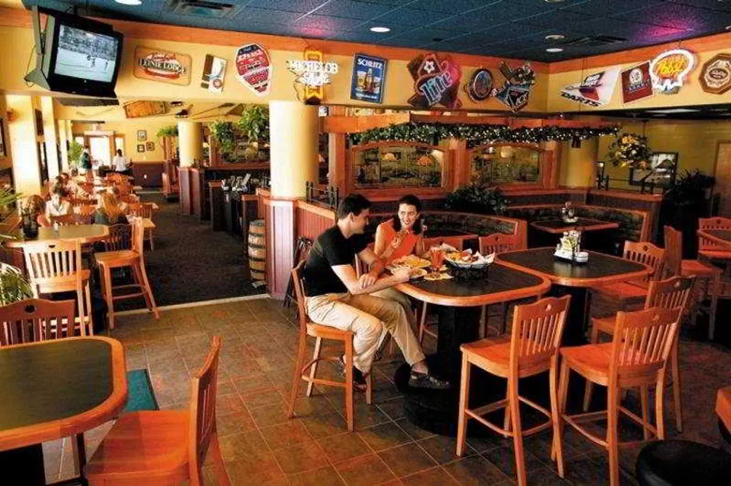 The Falls Hotel & Inn Restaurant