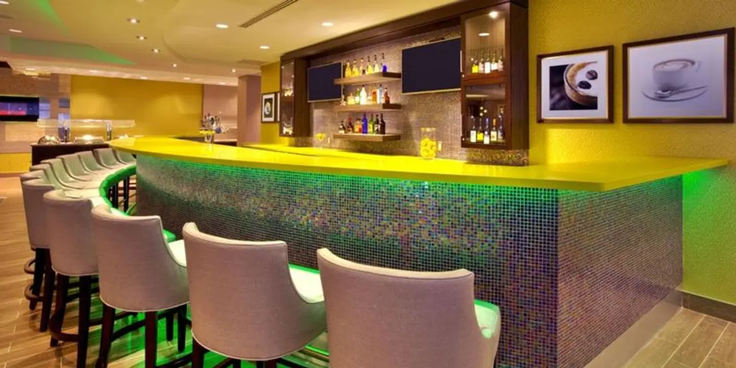 Crowne Plaza Kitchener-Waterloo LOUNGE_LOBBY