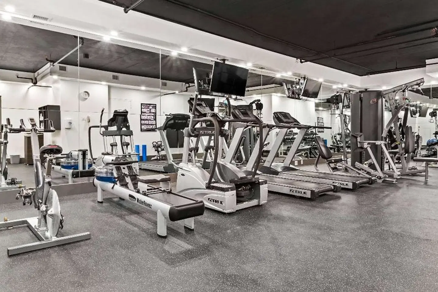 Best Western Premier Calgary Plaza Hotel & Conference Centre SPORTS_AND_LEISURE