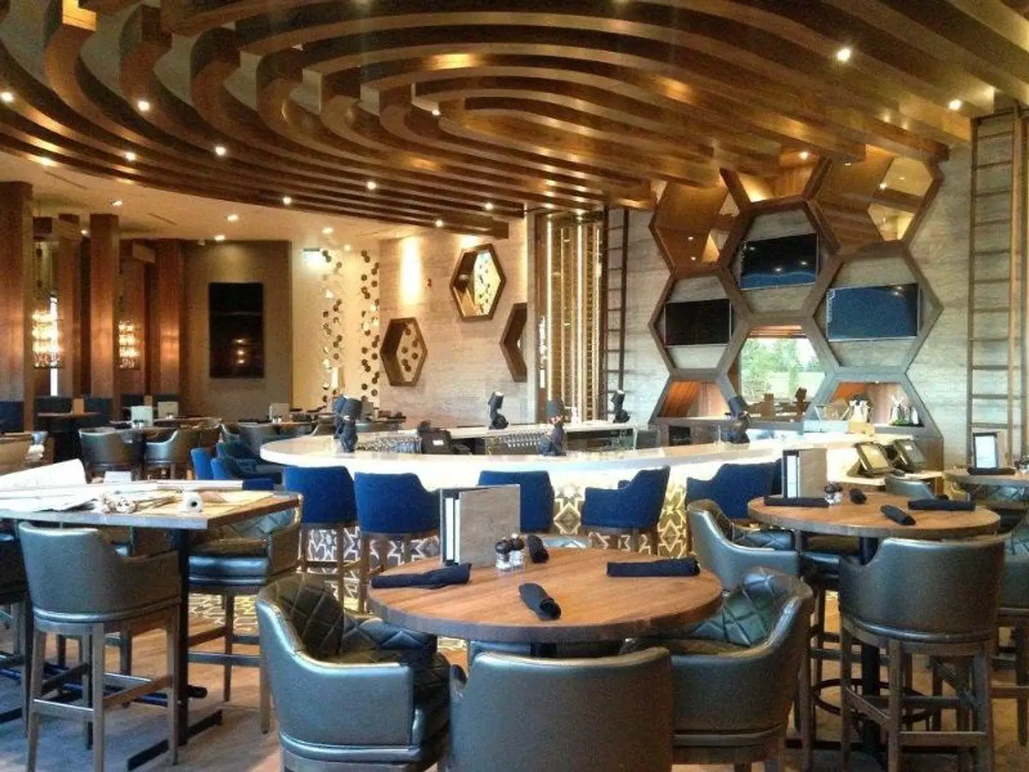 Sandman Hotel Calgary Airport Bar