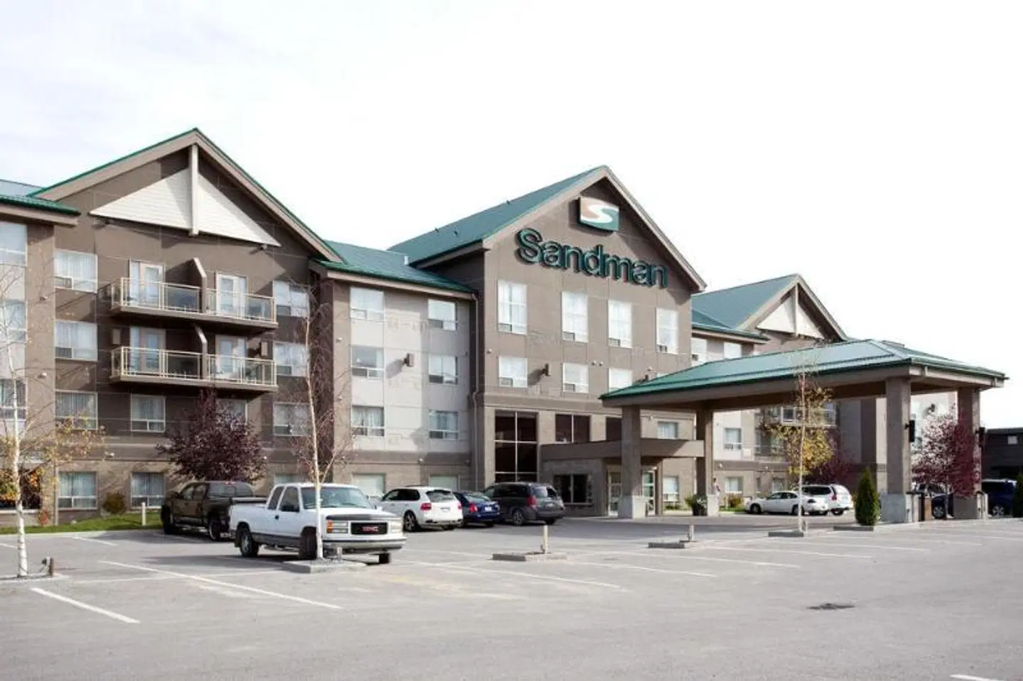 Sandman Hotel & Suites Calgary West EXTERIOR
