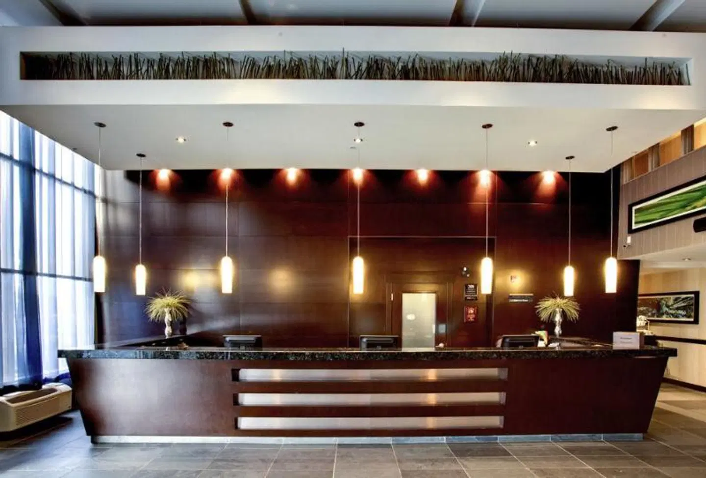 Sandman Hotel & Suites Calgary West LOUNGE_LOBBY