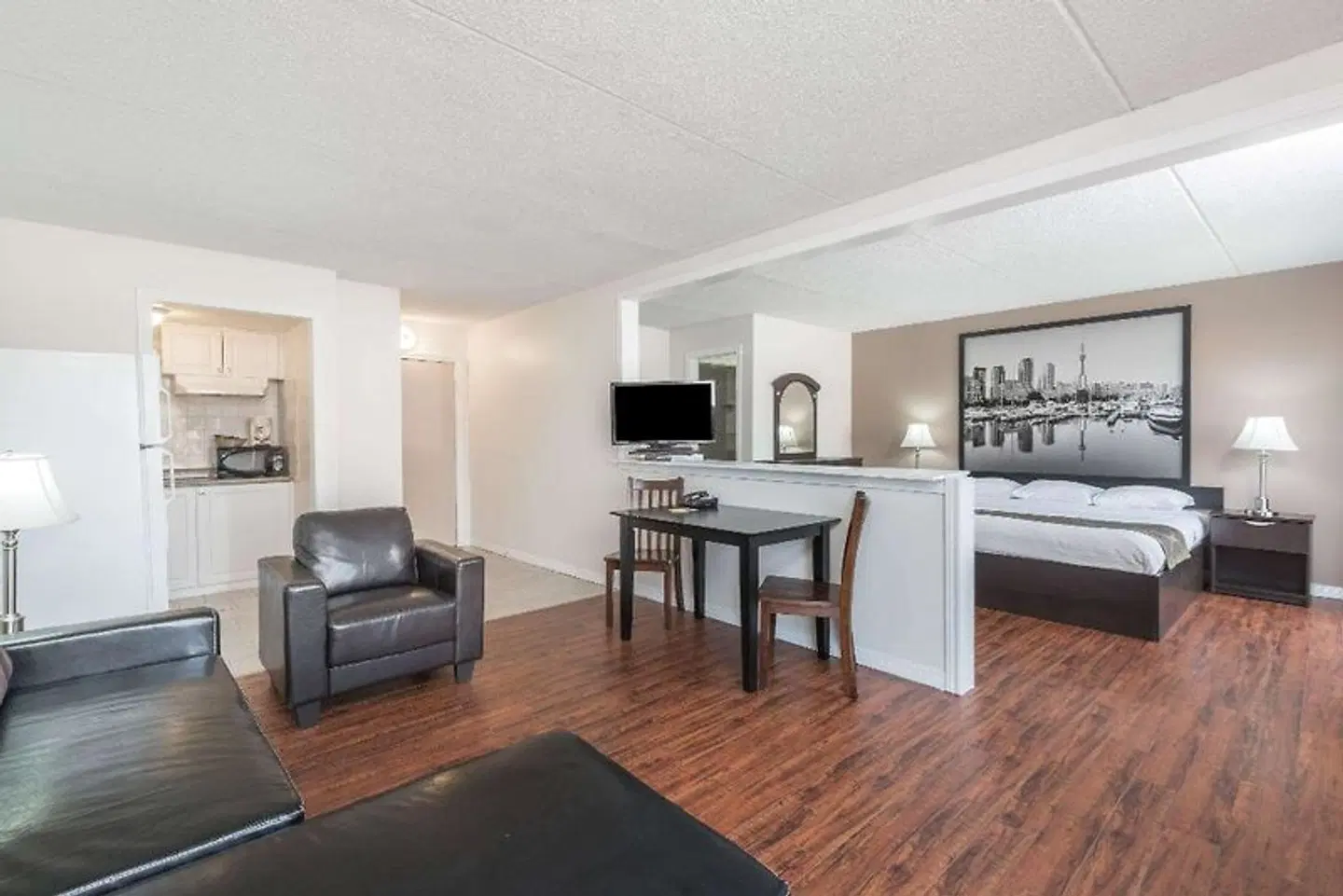 Super 8 by Wyndham Cambridge/Kitchener/Waterloo Area LOUNGE_LOBBY