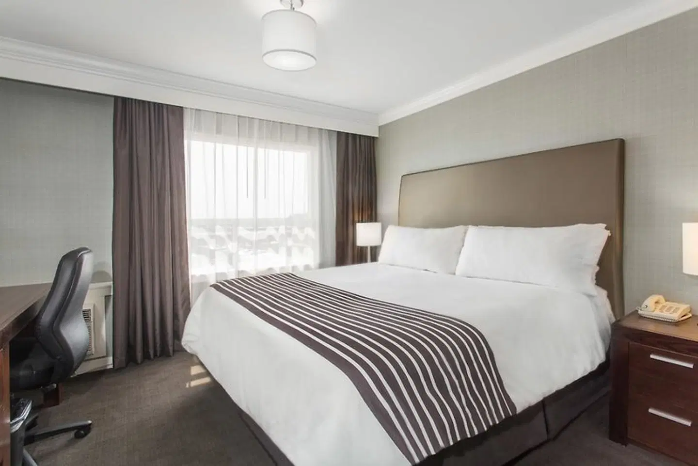 Sandman Hotel Red Deer ROOM_EXAMPLE
