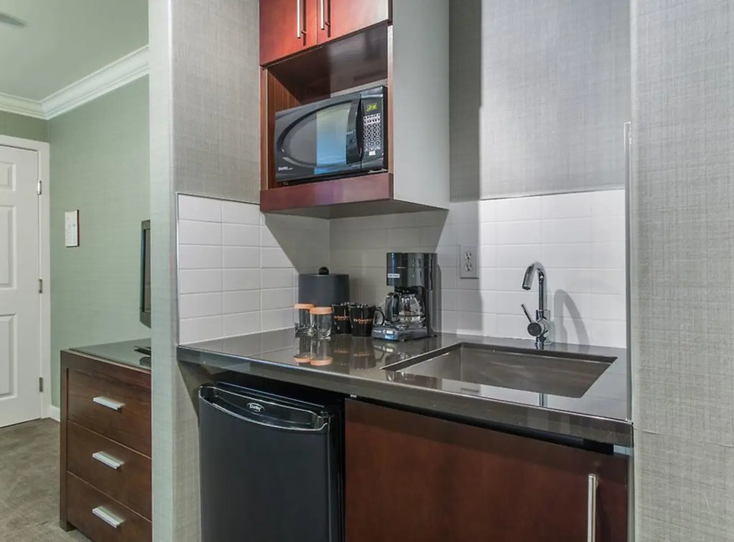 Sandman Hotel Red Deer ROOM_EXAMPLE