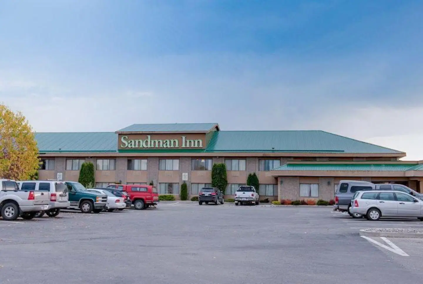 Sandman Inn Cranbrook EXTERIOR