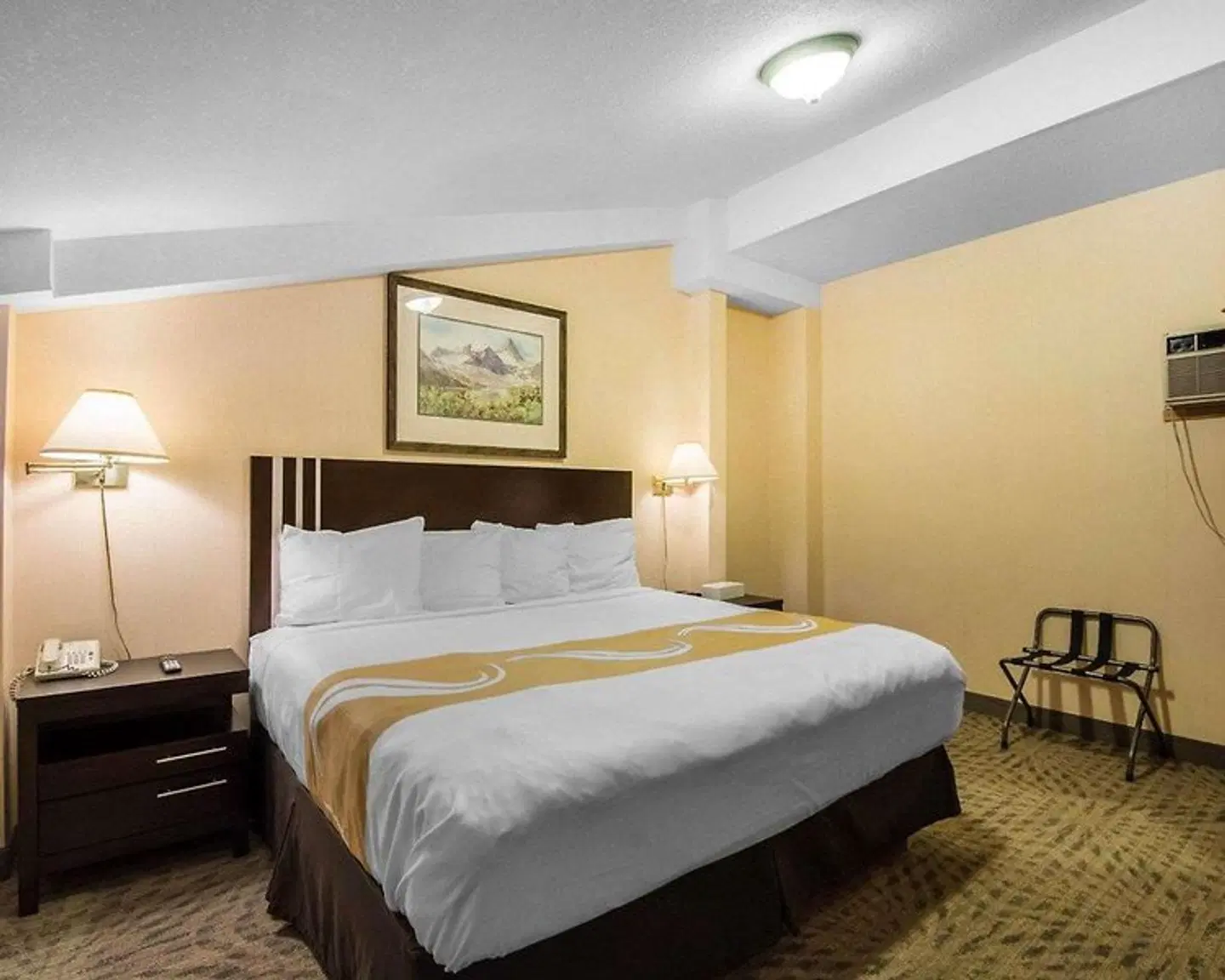 Quality Resort Chateau Canmore ROOM_EXAMPLE