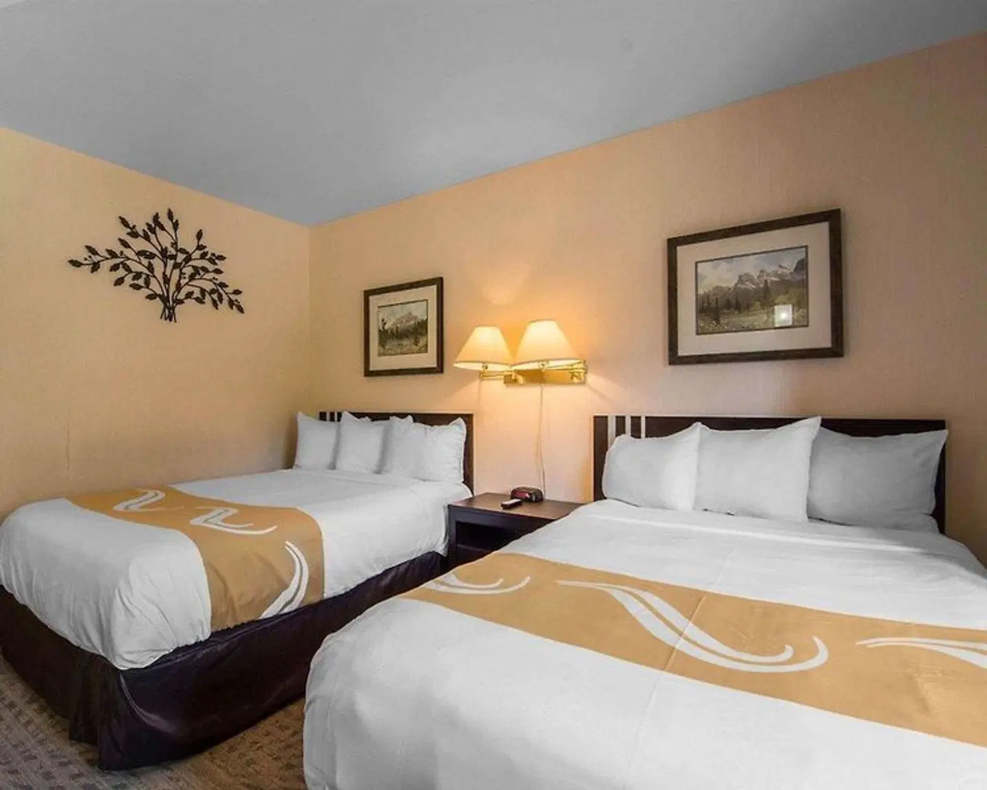 Quality Resort Chateau Canmore ROOM_EXAMPLE