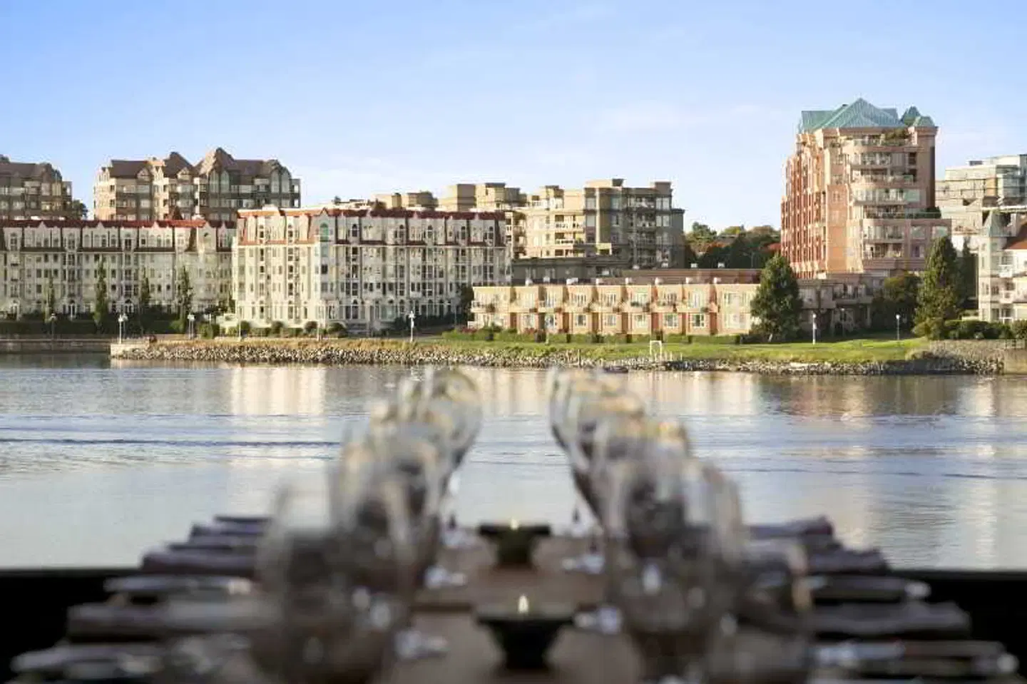 Coast Victoria Hotel & Marina by APA EXTERIOR