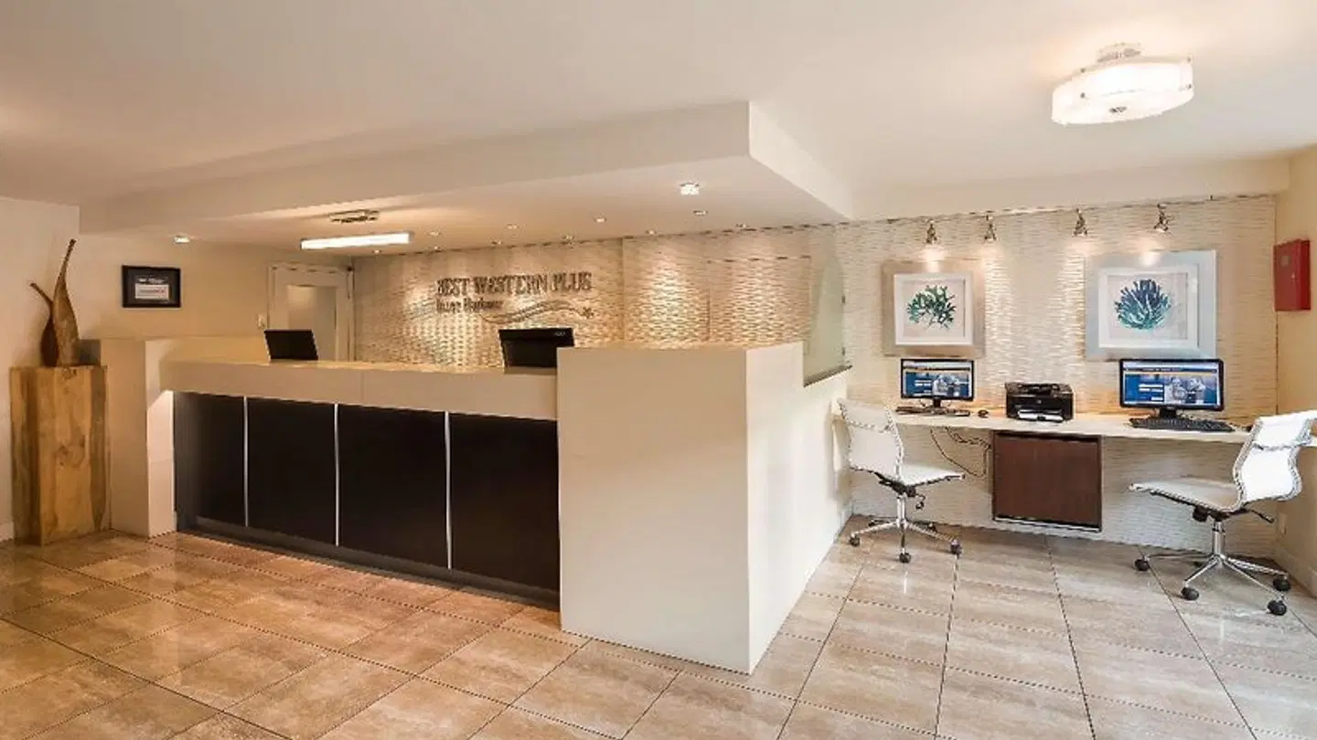 Best Western PLUS Inner Harbour Hotel LOUNGE_LOBBY