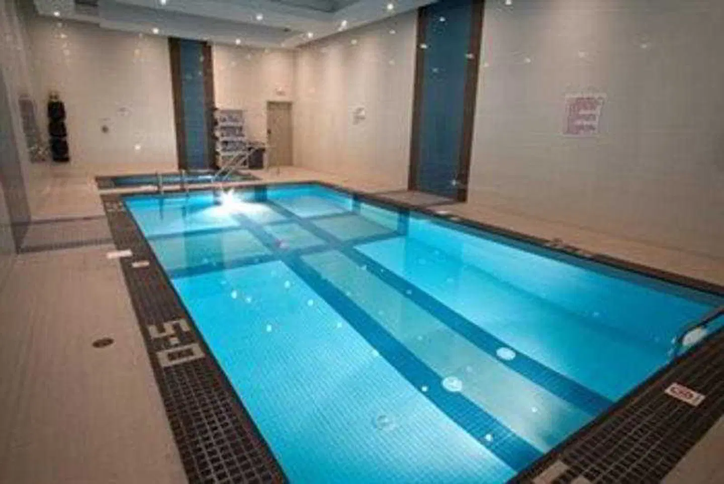 Sandman Hotel & Suites Winnipeg Airport Hallenbad