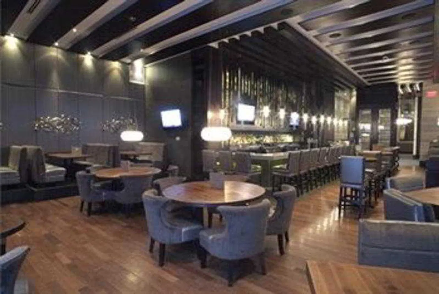 Sandman Hotel & Suites Winnipeg Airport Bar
