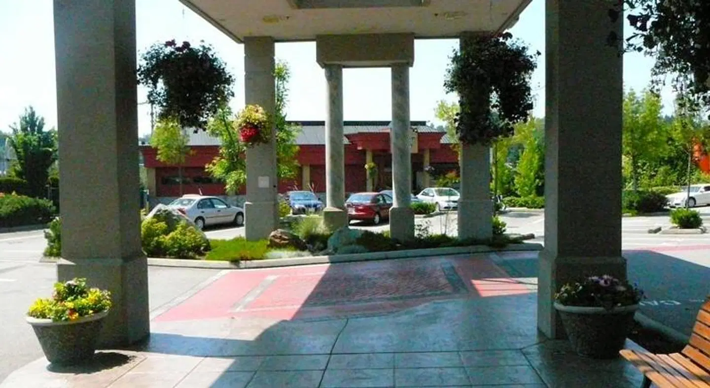 Coast Abbotsford Hotel & Suites Terrasse