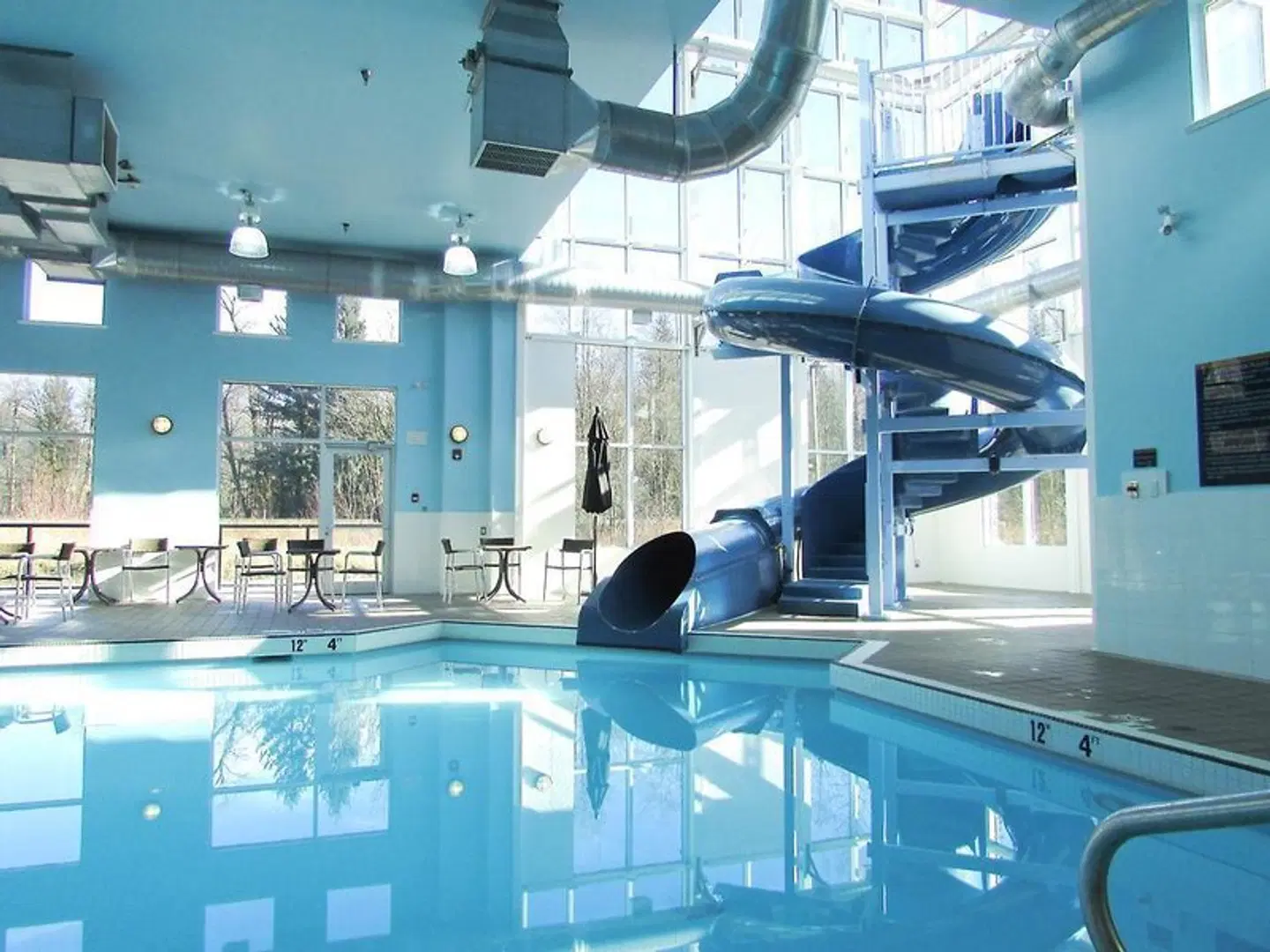 Sandman Hotel and Suites Squamish Hallenbad
