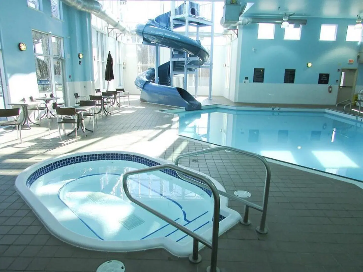 Sandman Hotel and Suites Squamish Hallenbad