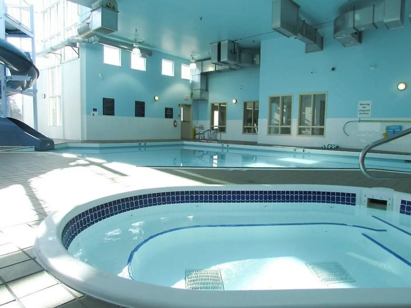 Sandman Hotel and Suites Squamish Hallenbad