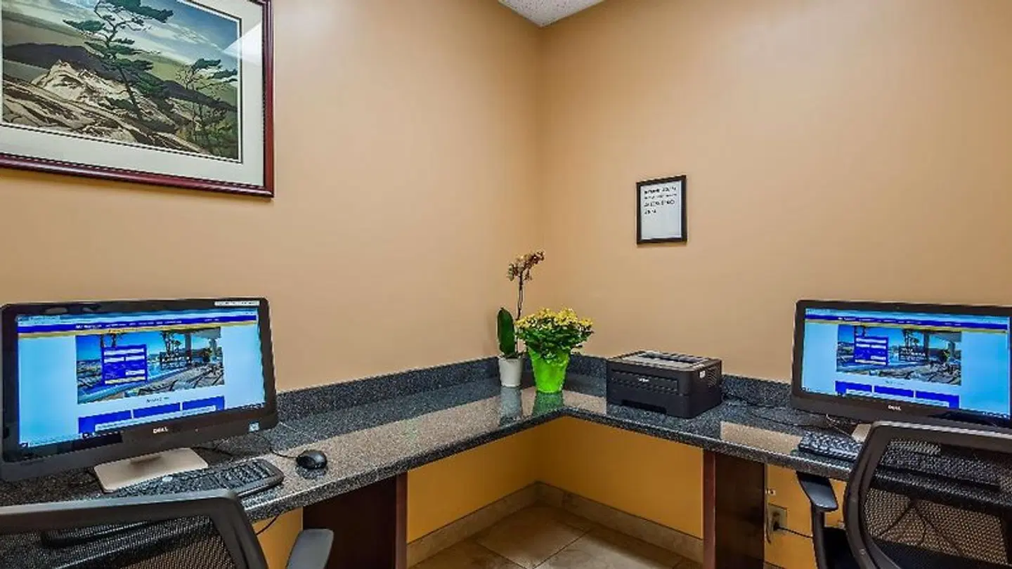 Best Western Plus Muskoka Inn ROOM_EXAMPLE