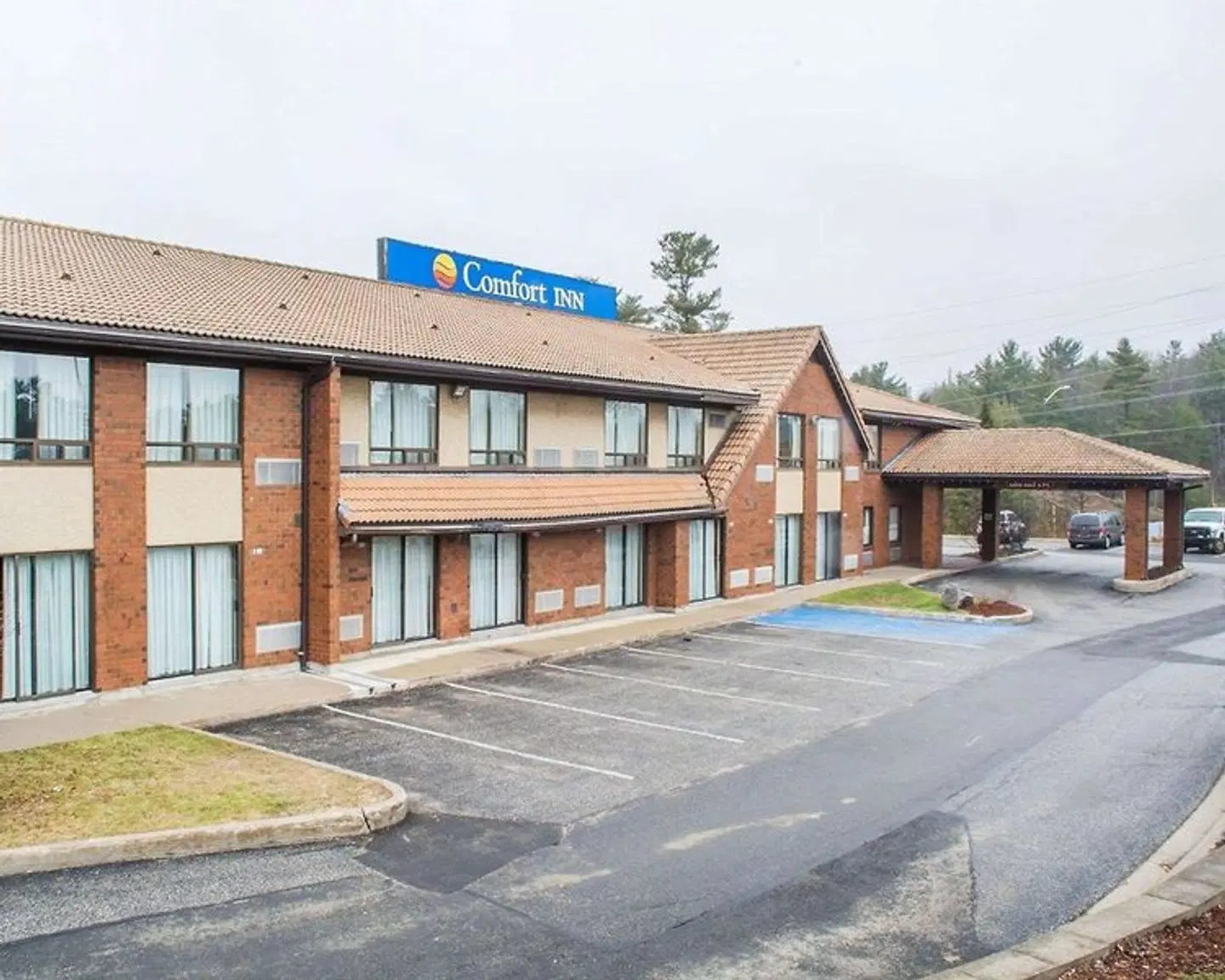 Comfort Inn Parry Sound EXTERIOR