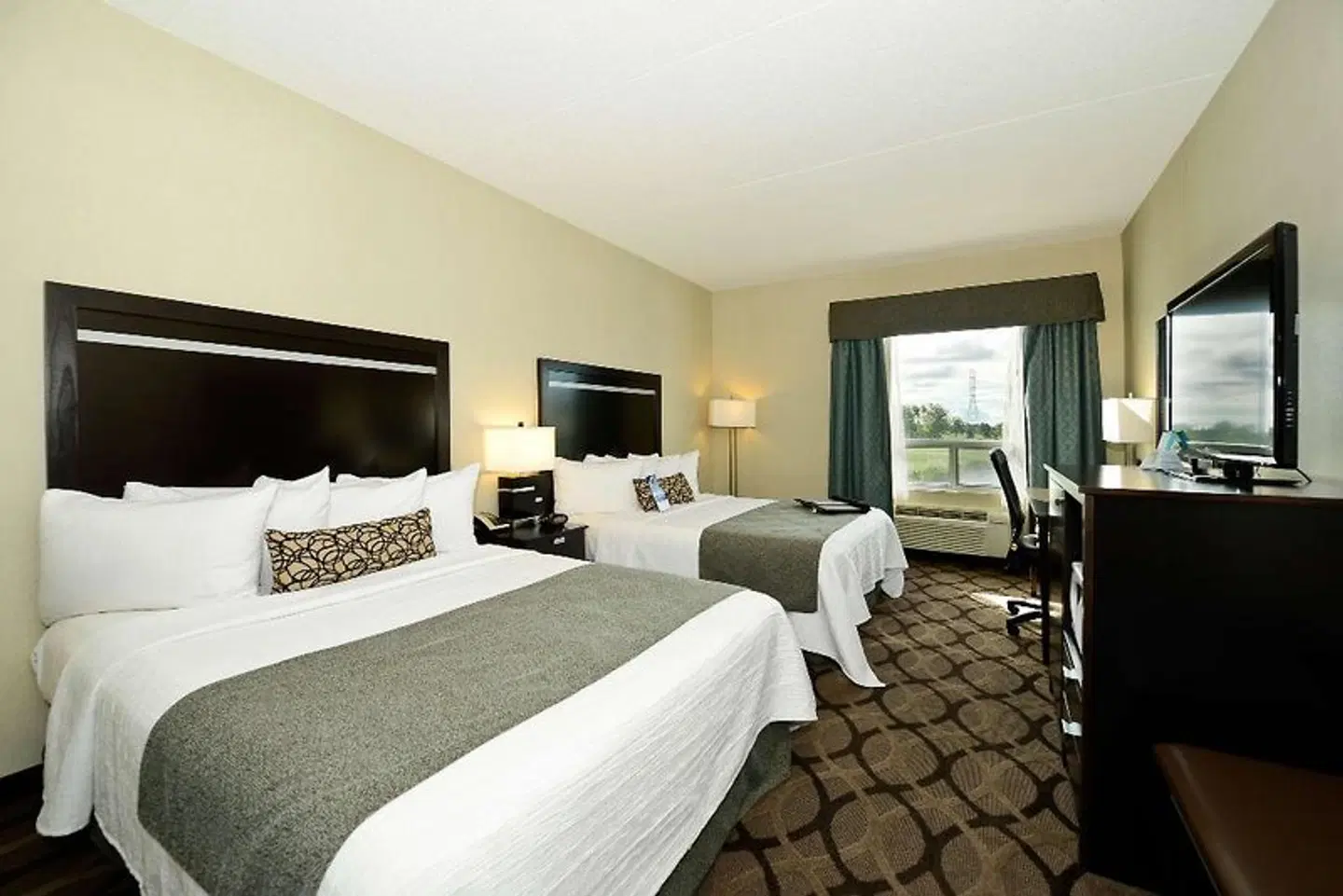 Best Western Plus Travel Hotel Toronto Airport ROOM_EXAMPLE