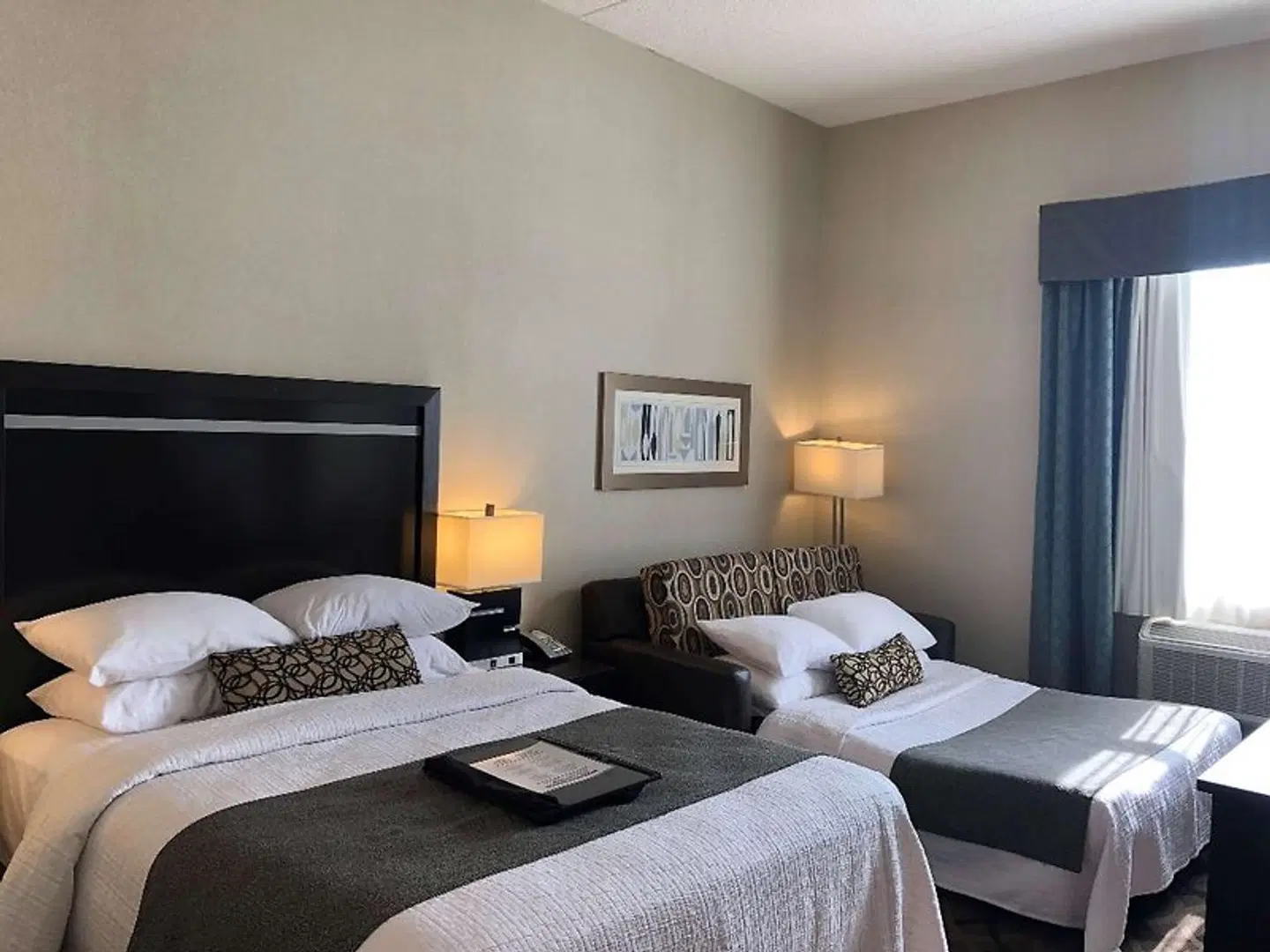 Best Western Plus Travel Hotel Toronto Airport ROOM_EXAMPLE