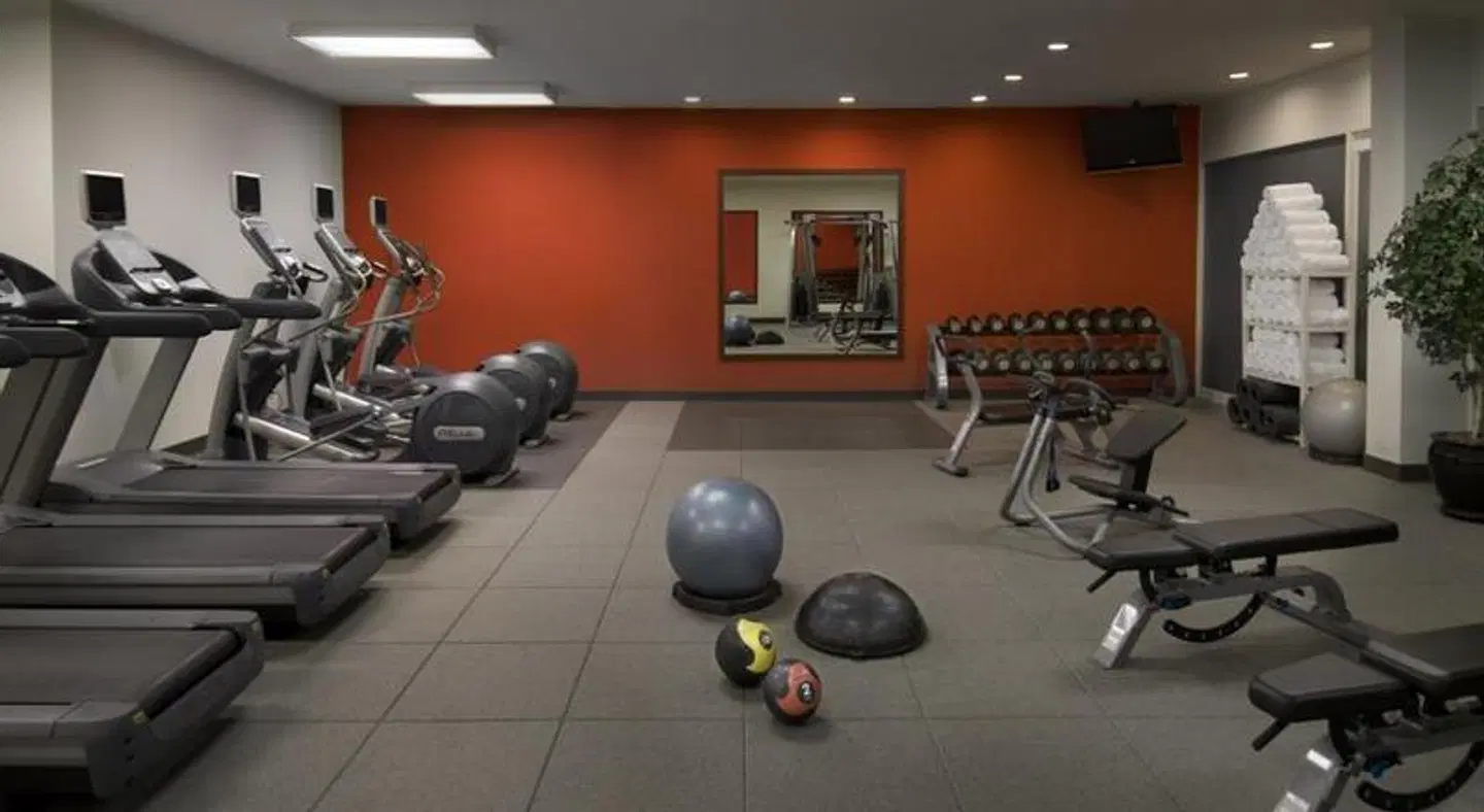 Delta Hotels by Marriott Toronto Airport & Conference Centre SPORTS_AND_LEISURE