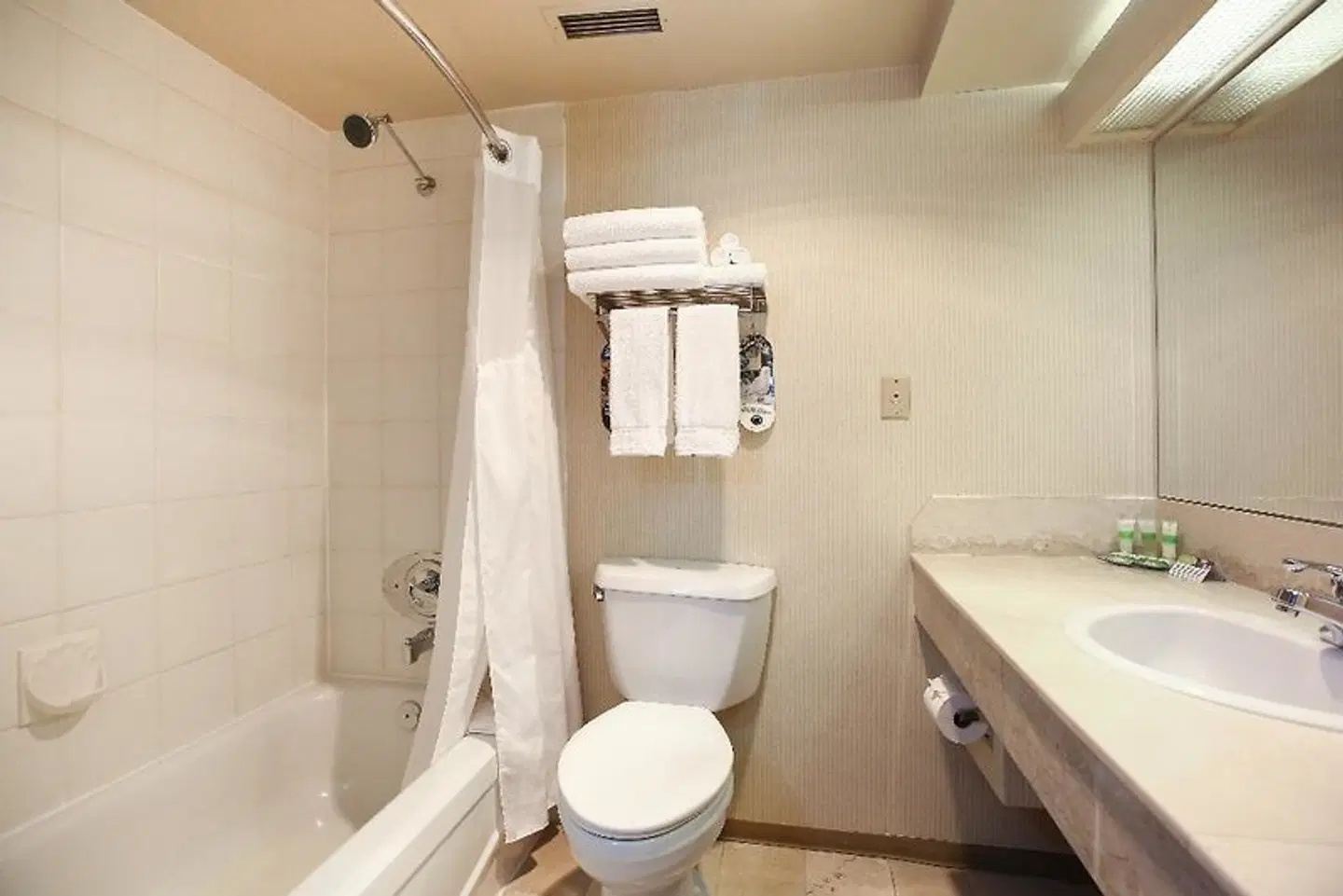 Atrium Inn Vancouver Badezimmer