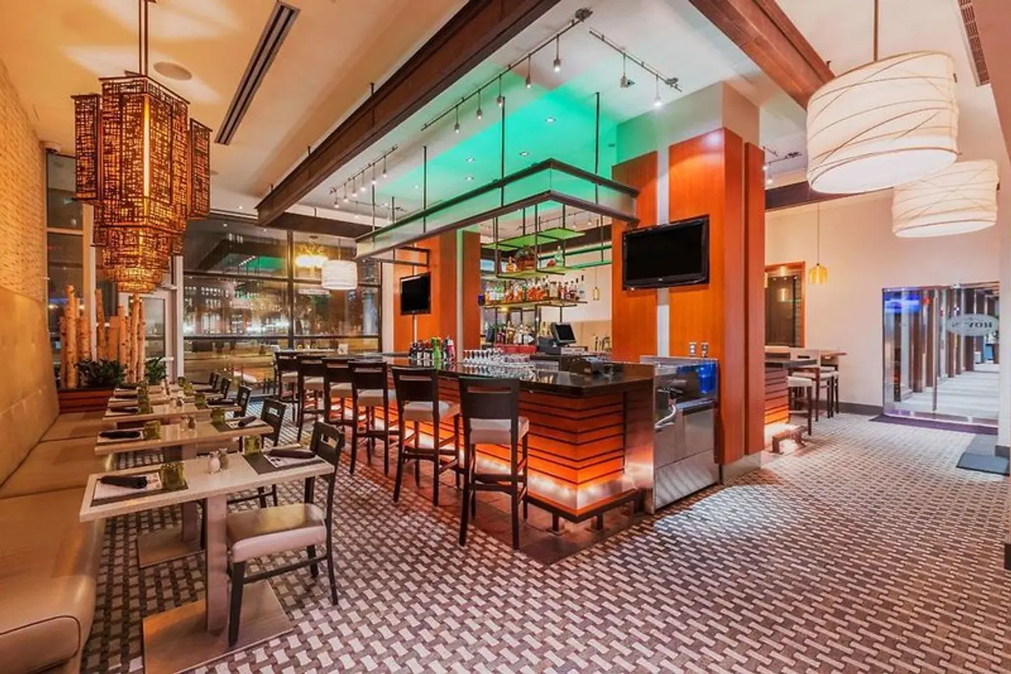 Wyndham Grand Chicago Riverfront Bar