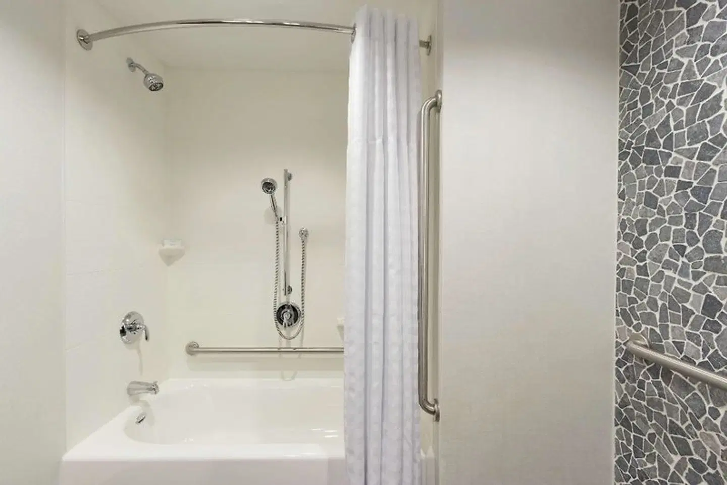 Hilton Garden Inn Calgary Downtown Badezimmer
