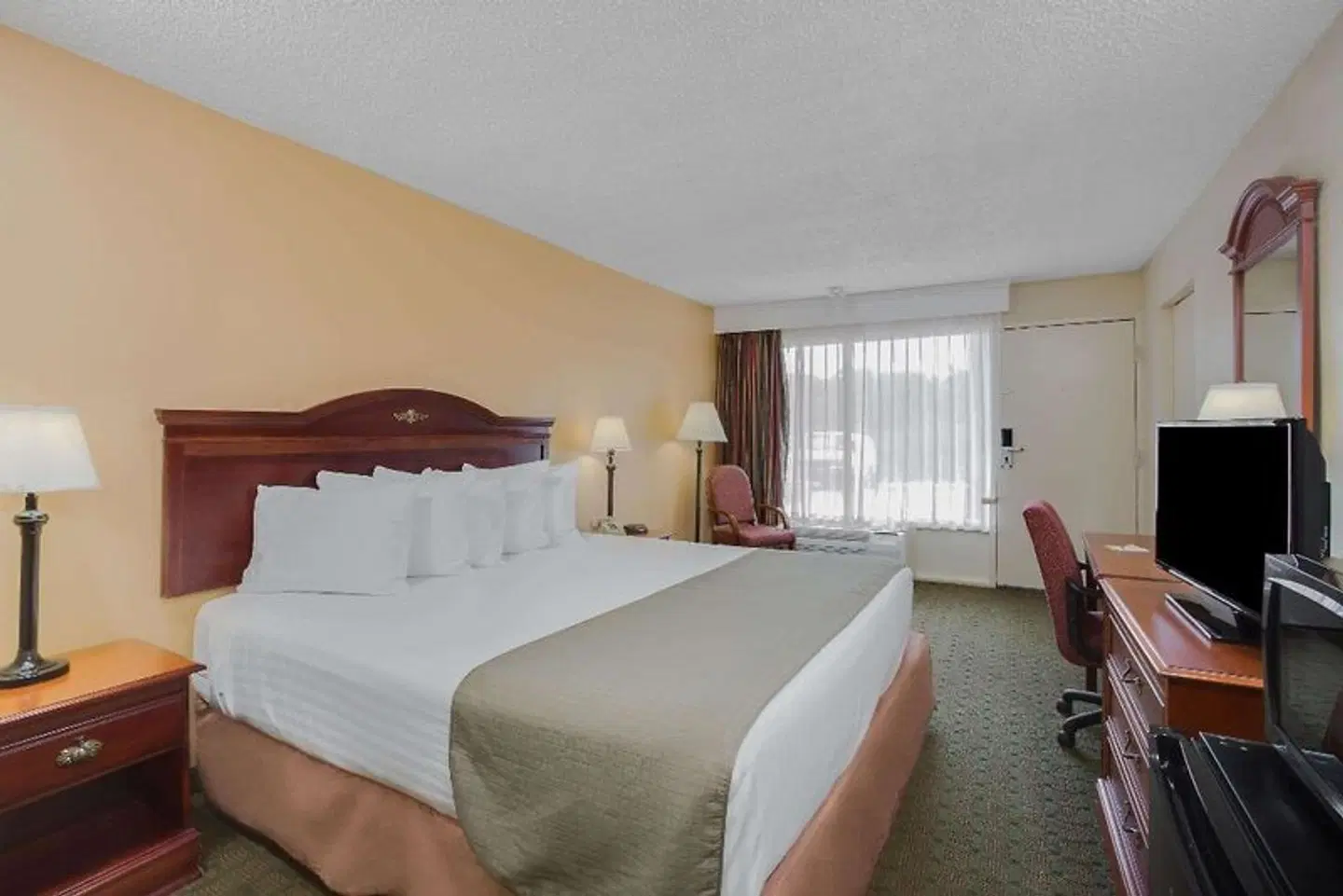 Days Inn by Wyndham Asheville West ROOM_EXAMPLE