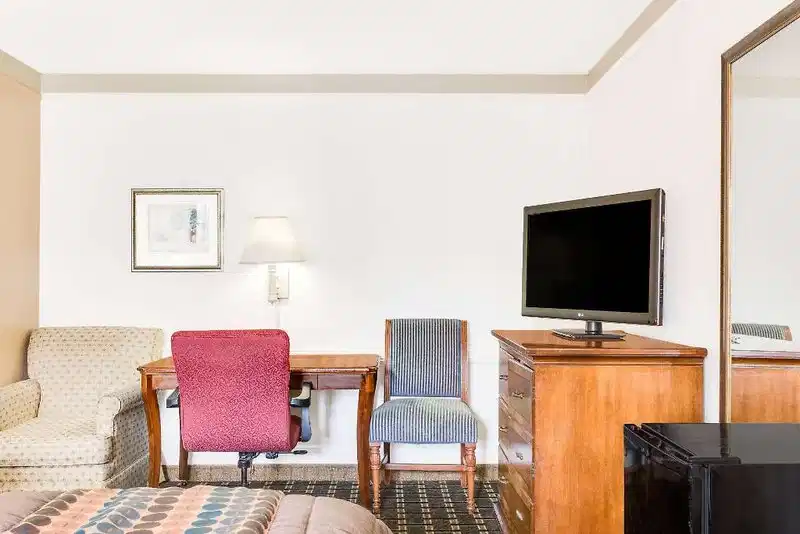 Days Inn by Wyndham Birmingham/West – Hotelfoto